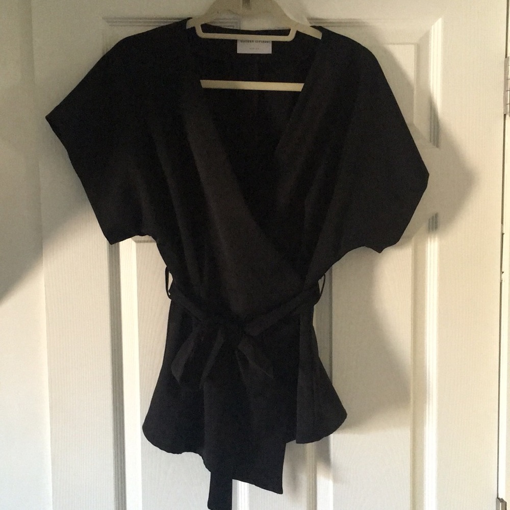 Modern Citizen black wrap top